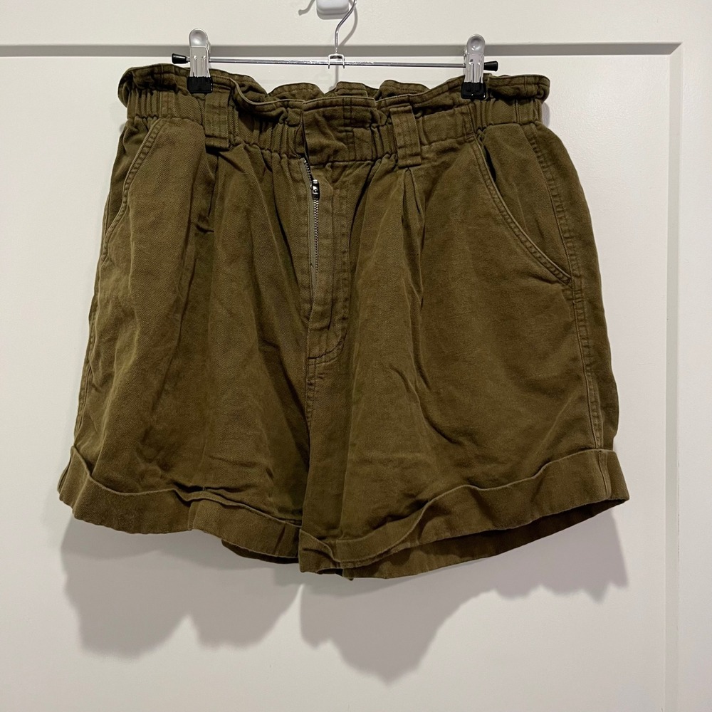 Universal Thread Olive Green Paperbag Waist Shorts High Rise Cuffed Utility S